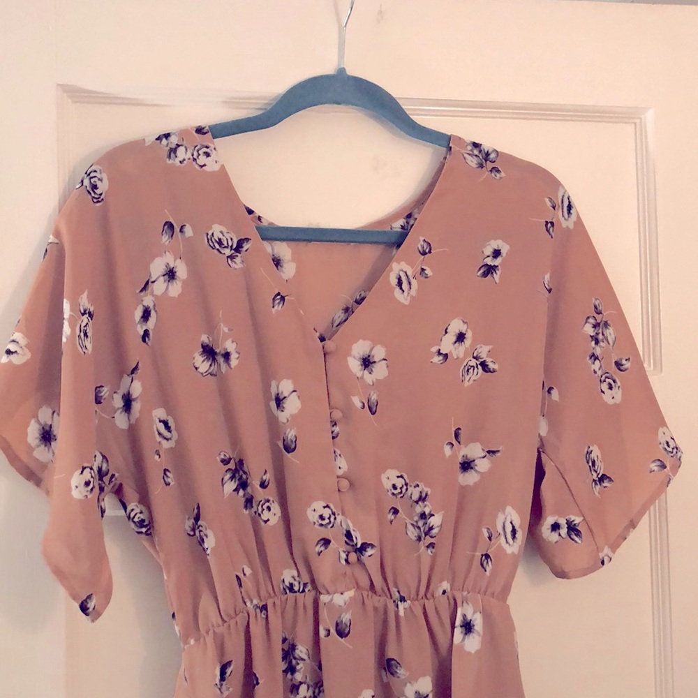 Size Large, cute blouse!